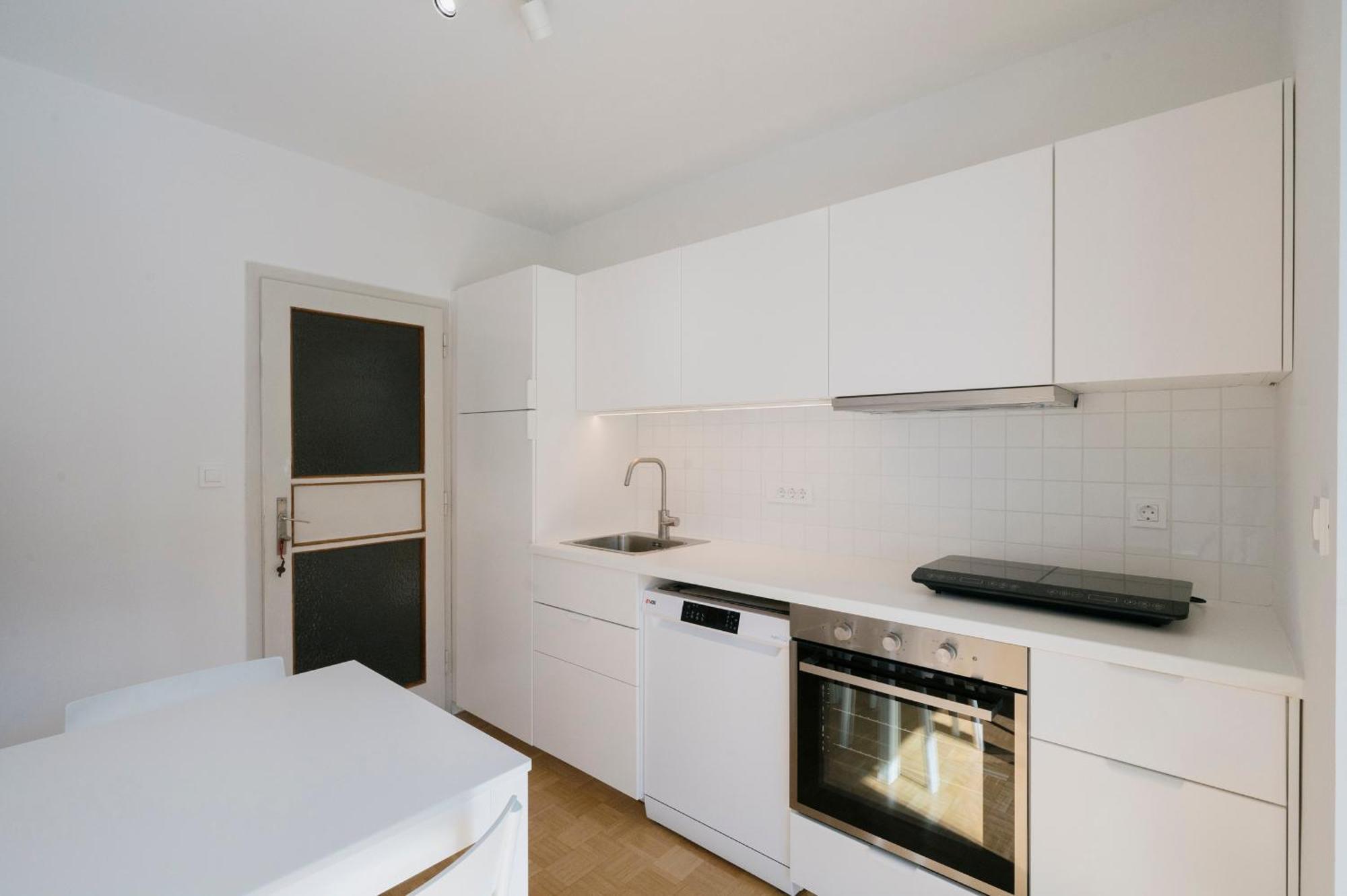 Ljubljana C17 4-Bedroom Private Row House With Garden And Parking Exterior photo