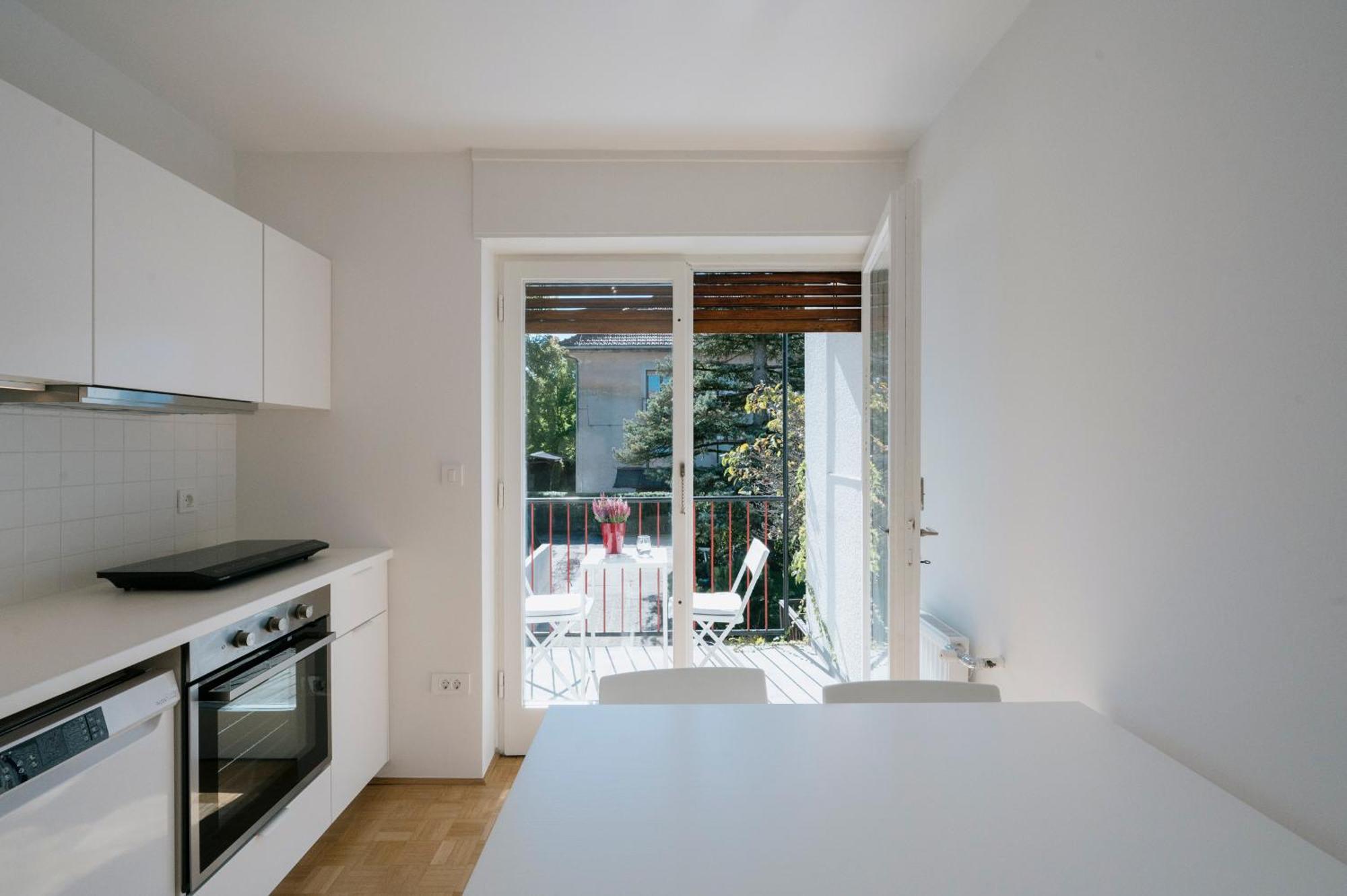 Ljubljana C17 4-Bedroom Private Row House With Garden And Parking Exterior photo